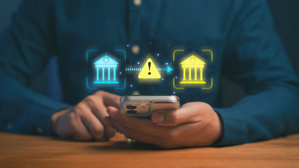 Mit gestohlenen Kontoinfos geben sich Betrüger als echte Bankmitarbeiter aus und erschleichen Überweisungsfreigaben – Haftungsgrundlagen und Schritte.